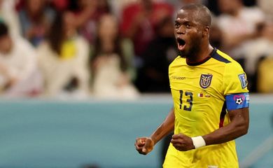 Enner Valencia comemora gol marcado contra o Catar na partida de estreia da Copa do Mundo