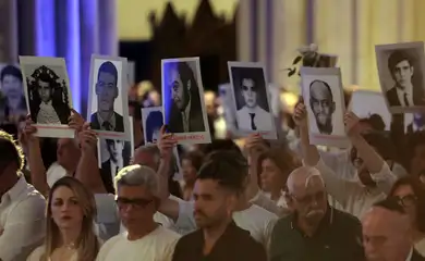São Paulo (SP), 25/10/2025 - Ato Interreligioso na Igreja da Sé,  lembrando o jornalista Vladimir Herzog, morto pelo regime militar no dia 25 de outubro de  1975. Foto: Paulo Pinto/Agência Brasil