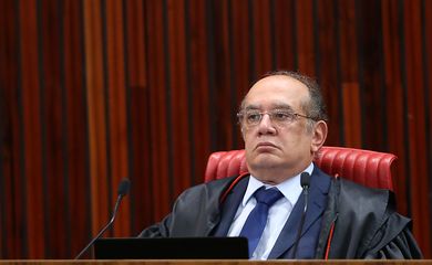 Brasília - O presidente do Tribunal Superior Eleitoral, ministro Gilmar Mendes, durante julgamento da chapa Dilma-Temer(José Cruz/Agência Brasil)
