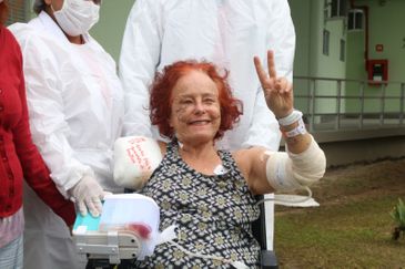 Escritora Roseana Murray, de 73 anos, atacada por pitbulls, tem alta do Hospital Estadual Alberto Torres, Foto: Divulgação/HEAT