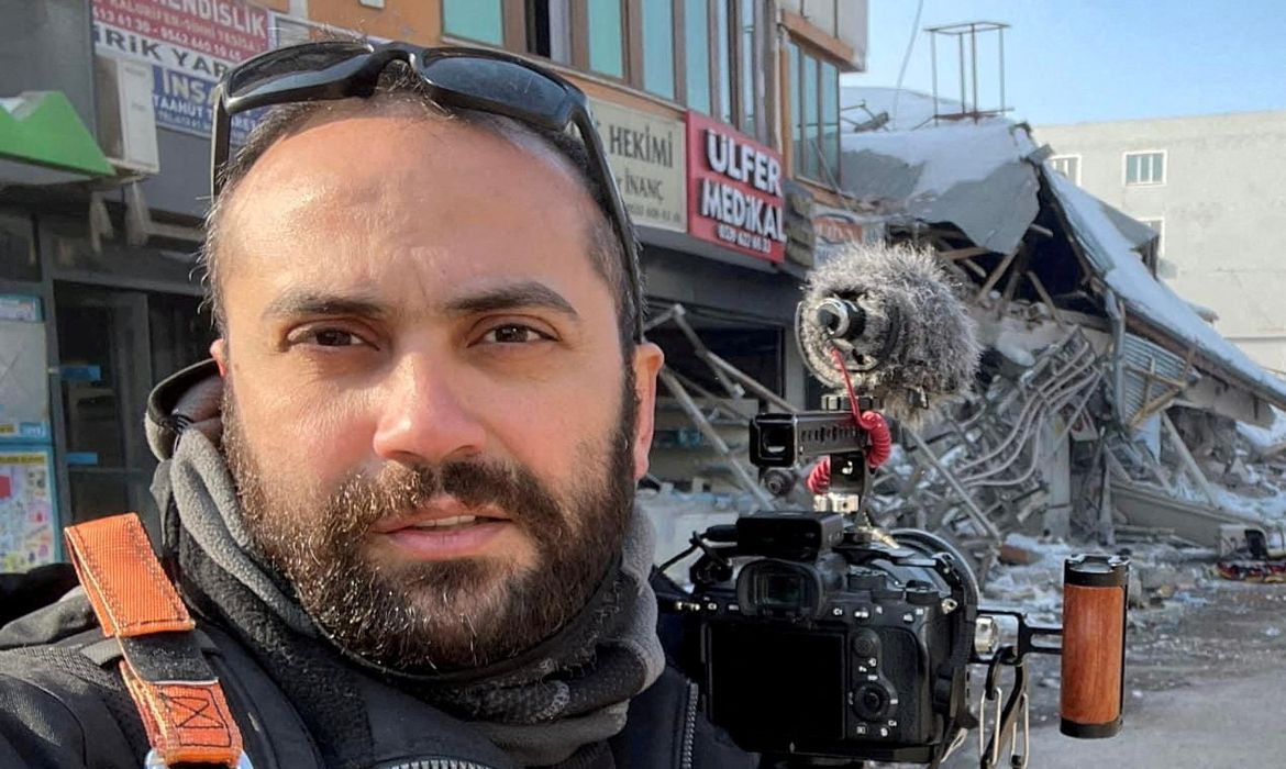O jornalista da Reuters, Issam Abdallah, tirou uma selfie 11, 2023. REUTERS/Issam Abdallah