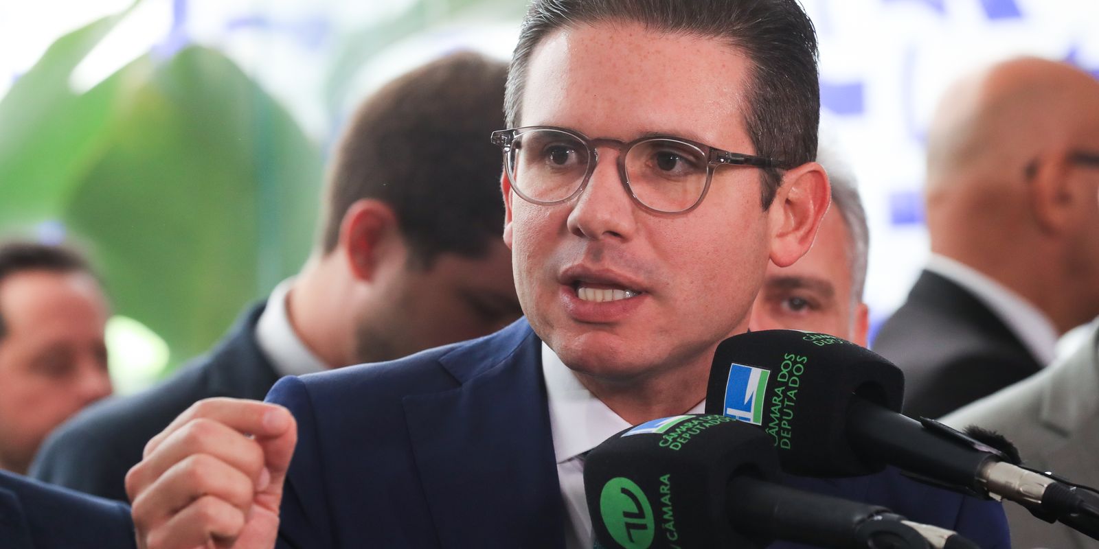 Câmara vai declarar perda do mandato de Zambelli, diz Motta Câmara vai declarar perda do mandato de Zambelli, diz Motta