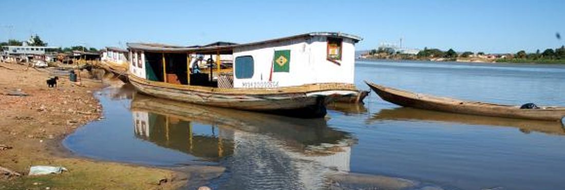 Setores como a agricultura, a navegação e a pesca têm sofrido prejuízos com a queda do nível do Rio São Francisco