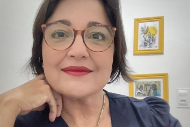 Vládia Jucá/Arquivo Pessoal Brasília (DF), 14/08/2025- A professora associada do Departamento de Psicologia da Universidade Federal do Ceará (UFC) Vládia Jucá fala sobre perfis fechados e controle do uso do celular; veja dicas para proteger crianças nas redes. Foto: Vládia Jucá/Arquivo Pessoal