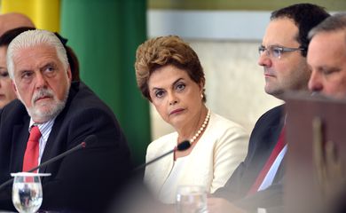 Brasília - O ministro da Casa Civil, Jacques Wagner, a presidente Dilma e o ministro da Fazenda, Nelson Barbosa participam da reunião do CDES (Fabio Rodrigues Pozzebom/Agência Brasil)