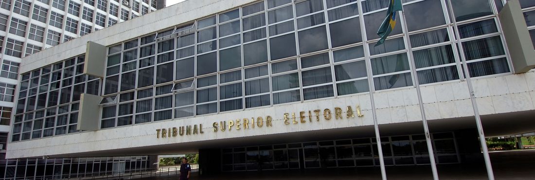 Fachada do prédio do Tribunal Superior Eleitoral, em Brasília