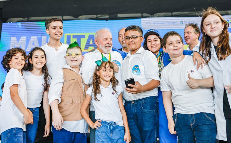 Assinatura do Decreto que cria o Campus Avançado do Instituto