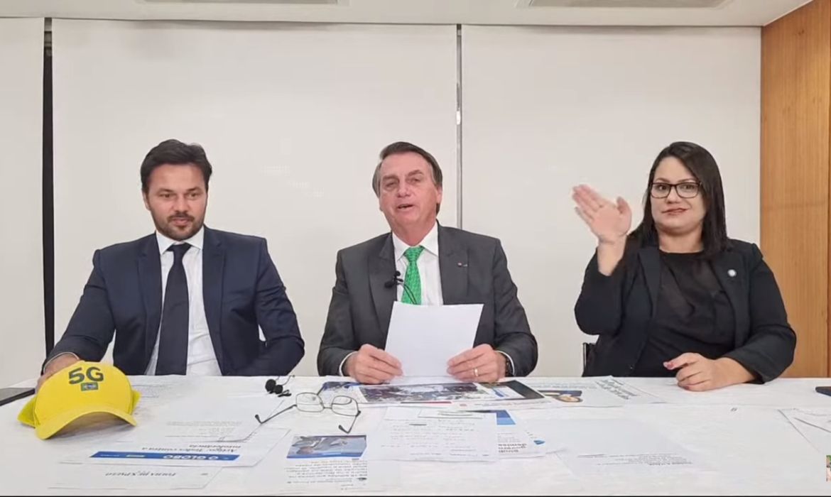 Reprodução YouTube/Presidente Jair Bolsonaro - LIVE DA SEMANA (04/11/2021)