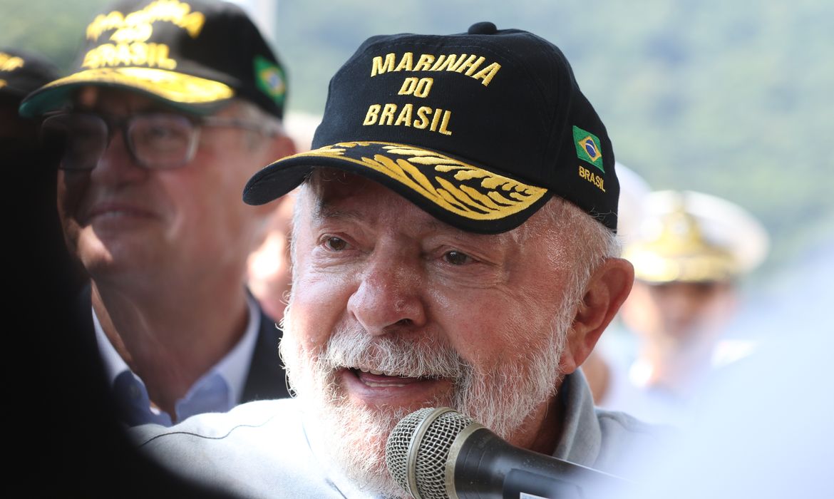 Rio de Janeiro (RJ), 23.03.2023 - Presidente da República, Luiz Inácio Lula da Silva, visita o Complexo Naval de Itaguaí, na região metropolitana do Rio de Janeiro. No local está sendo desenvolvido o Programa de Submarinos da Marinha do Brasil. Foto: Tânia Rêgo/Agência Brasil