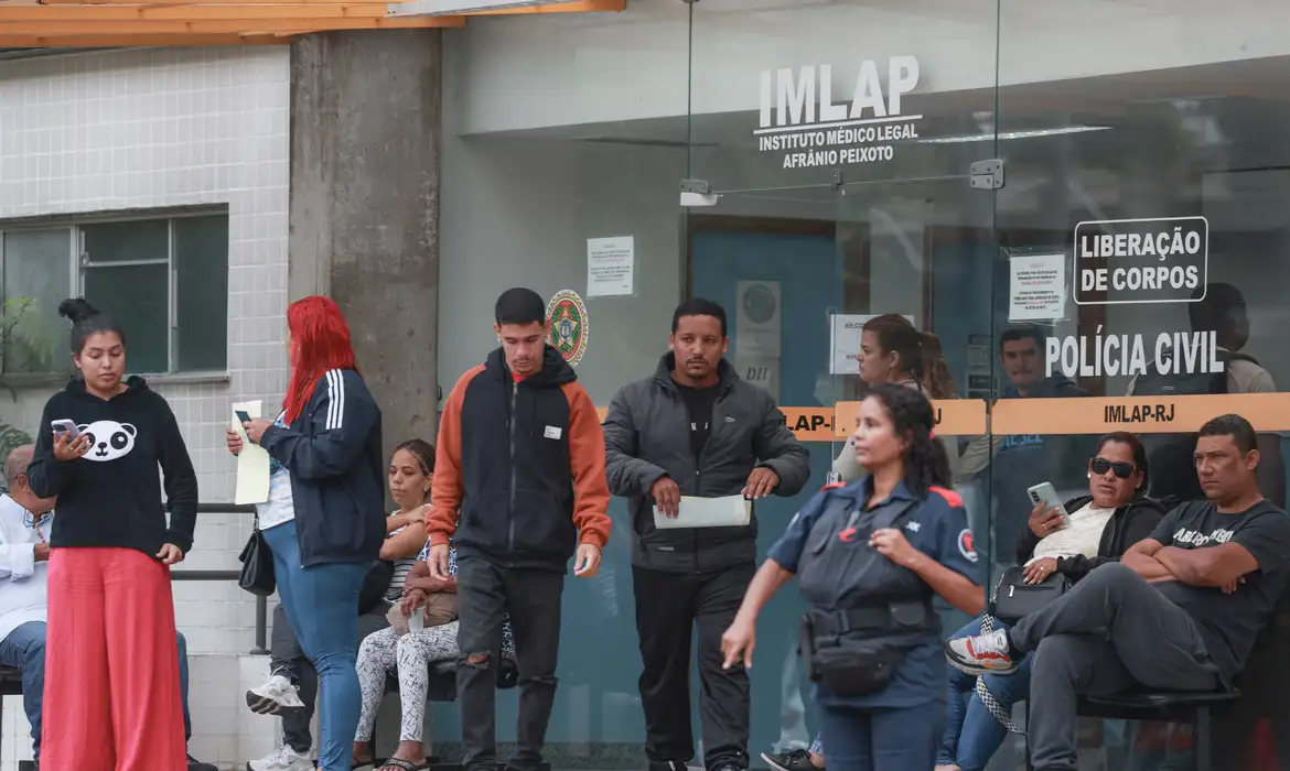 Aps operao, complexos da Penha e do Alemo no retomaram a rotina