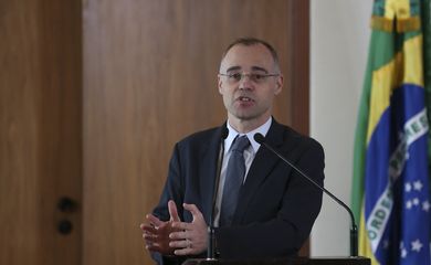 O advogado-geral da União, André Mendonça, participa do lançamento da Estratégia Nacional Integrada para a Desjudicialização da Previdência Social, no Supremo Tribunal Federal (STF)