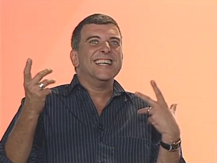 Ator e diretor Jorge Fernando em entrevista ao programa Por Acaso (2002), da antiga TVE-RJ