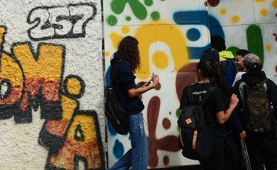 São Paulo - Estudantes do ensino médio ocupam Diretoria da Regional Centro-Oeste, em Perdizes, zona oeste da capital paulista (Rovena Rosa/Agência Brasil)