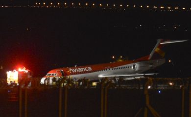 Brasília - Um avião da companhia Avianca fez um pouso forçado no Aeroporto de Brasília (José Cruz/Agência Brasil)