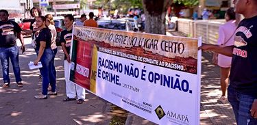 Racismo: Blitz conscientiza motoristas amapaenses sobre discriminação racial