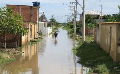 Rio de Janeiro - A comunidade de Jardim Maravilha, na zona oeste do Rio, foi uma das mais afetadas pela chuva que atingiu a cidade (Vladimir Platonow/Agência Brasil)