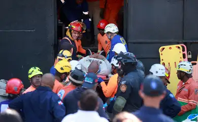 Rescuers work at the site of the collapsed Jet Set nightclub in Santo Domingo, Dominican Republic, April 8, 2025. Reuters/Erika Santelices/Proibida reprodução