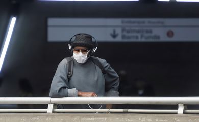 A man wears a protective face mask at a subway station after reports of the coronavirus in Sao Paulo