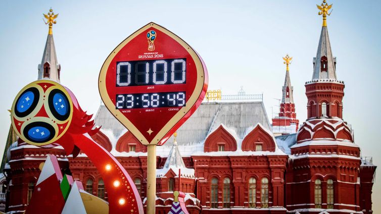 Relógio em Moscou marca a contagem regressiva de 100 dias para a Copa da Rússia 2018