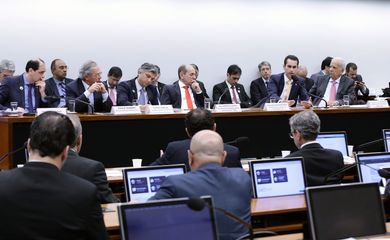 Ministro Paulo Guedes na Comissão Mista de Orçamento
