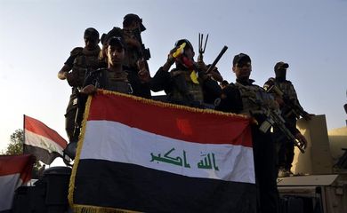 Exército do Iraque comemora retomada de Mossul do controle do Estado Islâmico, em julho de 2017