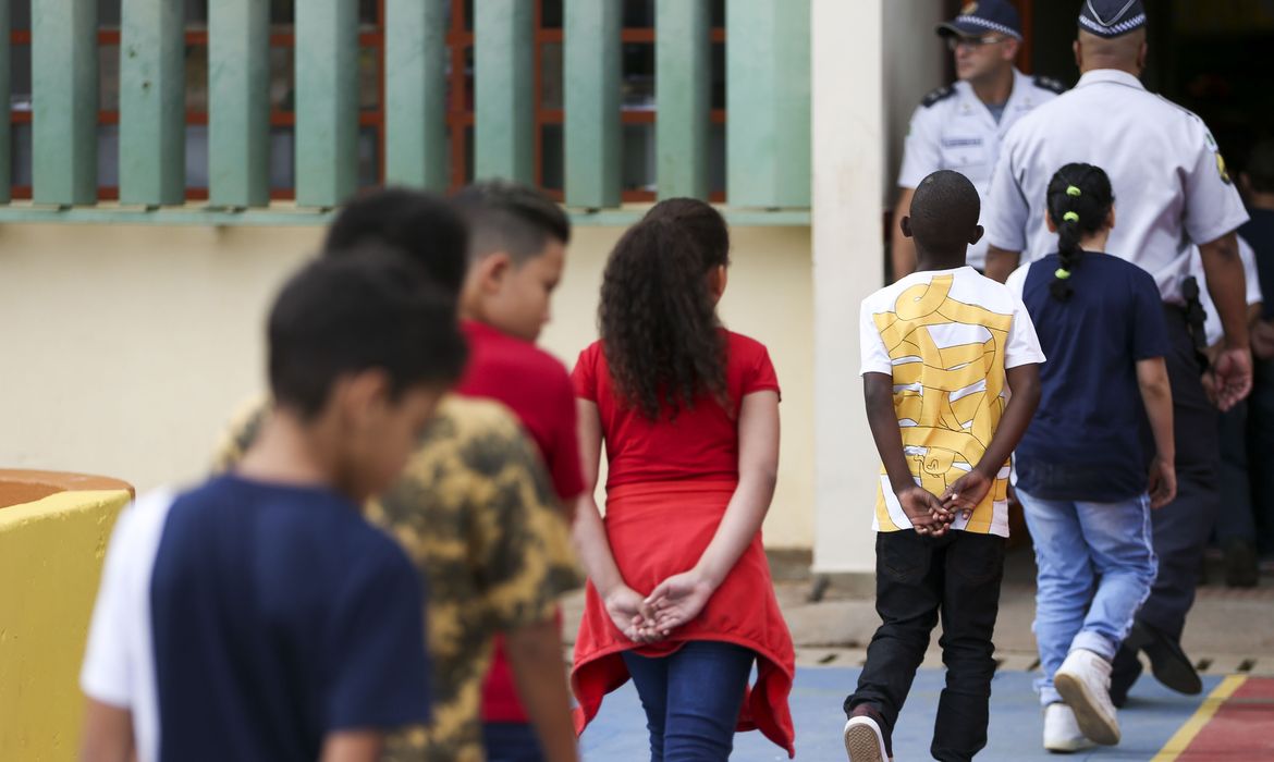 Primeiro dia de aulas no CED 01 da Estrutural, uma das escolas públicas do DF onde foi implementado o modelo cívico-militar. 