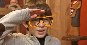 Dalton ganha óculos mágicos de seu avô