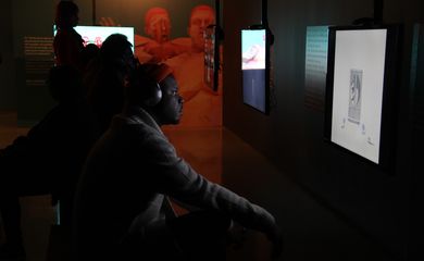 São Paulo - Exposição File - O Borbulhar de Universos, reúne 360 trabalhos – instalações interativas, jogos eletrônicos, animações, projeções e outras inovações, no Centro Cultural da Fiesp (Rovena Rosa/Agência Brasil)