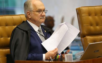 Brasília - Ministro Edson Fachin durante sessão do STF para julgamento que pode restringir o foro privilegiado(Antonio Cruz/Agência Brasil)