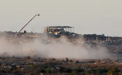 Construções destruídas por explosões em Gaza
07/10/2025
REUTERS/Ammar Awad