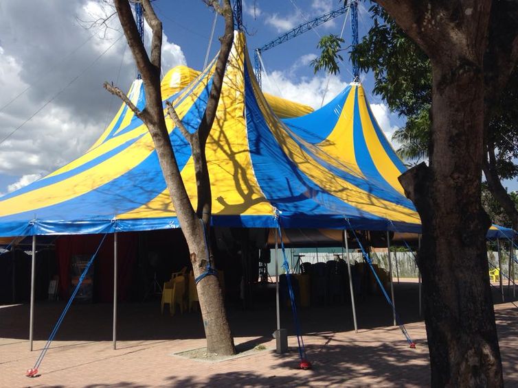 Circus Teatro Saltimbanco / Publicity