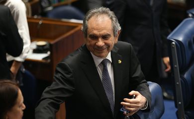 Brasília - O PMDB indicou o senador Raimundo Lira para a presidência da comissão especial do impeachment a ser instalada no Senado  (Fabio Rodrigues Pozzebom/Agência Brasil)