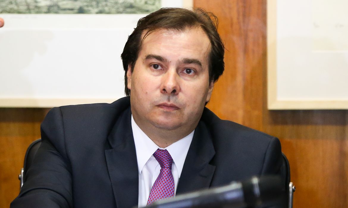 Brasília - O presidente da Câmara dos Deputados, Rodrigo Maia, coordena reunião de líderes dos partidos (Marcelo Camargo/Agência Brasil)