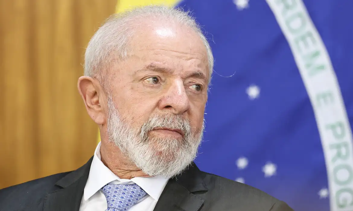 Brasília (DF), 29/01/2025 - O presidente Luiz Inácio Lula da Silva participa da cerimônia de anúncio do financiamento do BNDES à concessionária EPR Litoral Pioneiro, no Palácio do Planalto. Foto: Marcelo Camargo/Agência Brasil