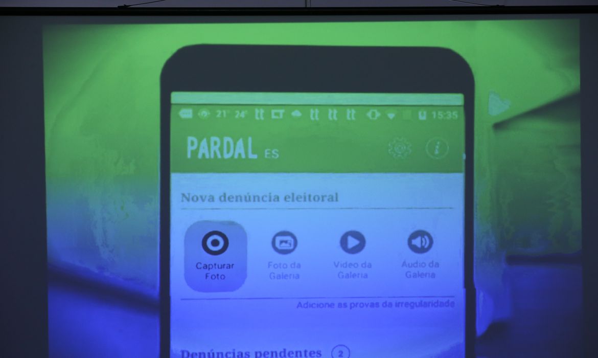 Brasília - Tribunal Superior Eleitoral (TSE) lança o aplicativo Pardal para as eleições municipais de 2016. O aplicativo será mais um mecanismo da Justiça Eleitoral para coibir abusos e práticas irregulares durante as eleições deste ano 