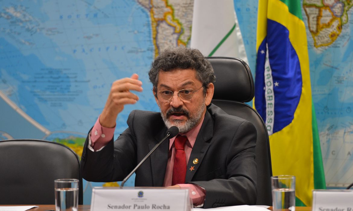 O presidente da CPI, senador Paulo Rocha durante a CPI do HSBC (Fabio Rodrigues Pozzebom/Agência Brasil)