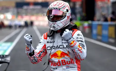 Formula One F1 - Japanese Grand Prix - Suzuka Circuit, Suzuka, Japan - April 5, 2025 Red Bull's Max Verstappen celebrates after qualifying in pole position REUTERS/Issei Kato     TPX IMAGES OF THE DAY