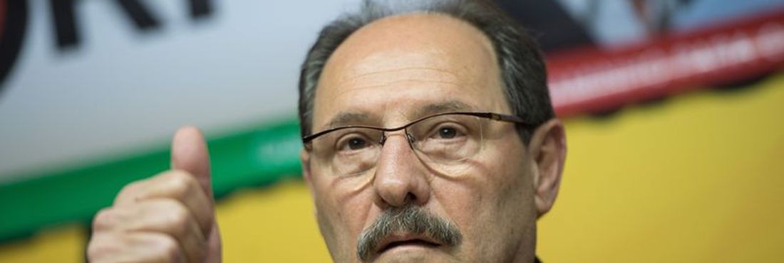 José Ivo Sartori é eleito governador do Rio Grande do Sul.