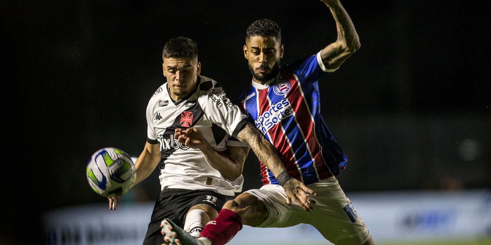 Bahia vai a São Januário e vence a primeira no Brasileiro