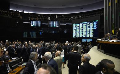 Plenário da Câmara dos Deputados pode concluir votação de projeto contra a guerra fiscal entre os municípios (Wilson Dias/Agência Brasil)