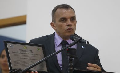 O novo secretário de Estado de Polícia Civil, delegado Marcus Vinícius de Almeida Braga, fala durante cerimônia de posse.