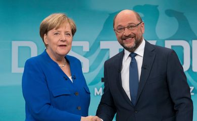 A chanceler alemã Angela Merkel e seu concorrente Martin Schulz participaram de um debate ao vivo antes das eleições que ocorrem em 24 de setembro na Alemanha