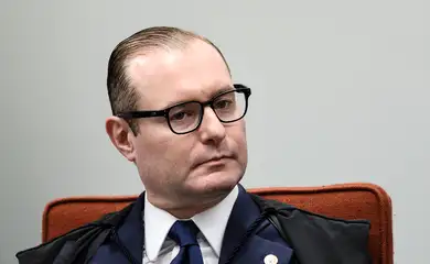 Brasília (DF), 11/09/2025 - O ministro Cristiano Zanin durante sessão na Primeira Turma do Supremo Tribunal Federal (STF), que realiza o quinto dia de julgamento dos réus do Núcleo 1 da trama golpista, formado pelo ex-presidente Jair Bolsonaro e mais sete aliados. Foto: Marcelo Camargo/Agência Brasil