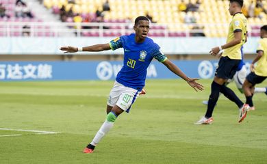 Estêvaõ marca duas vezes na vitória do Brasil por 3 a 1 sobre o Equador, que classificou país para as quartas de final do Mundial Sub 17 - em 20/11/2023
