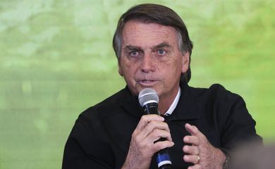 O presidente da República, Jair Bolsonaro, fala durante o congresso Mercado Global de Carbono, no Jardim Botânico do Rio de Janeiro, zona sul da cidade.