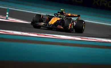 Formula One F1 - Abu Dhabi Grand Prix - Yas Marina Circuit, Abu Dhabi, United Arab Emirates - December 7, 2024 McLaren's Lando Norris during qualifying Reuters/Amr Alfiky/Proibida reprodução