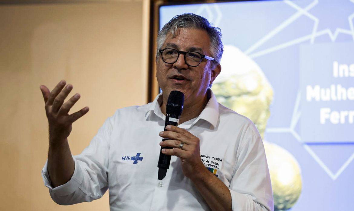 Padilha: negacionismo  o maior desafio para vacinao no Brasil