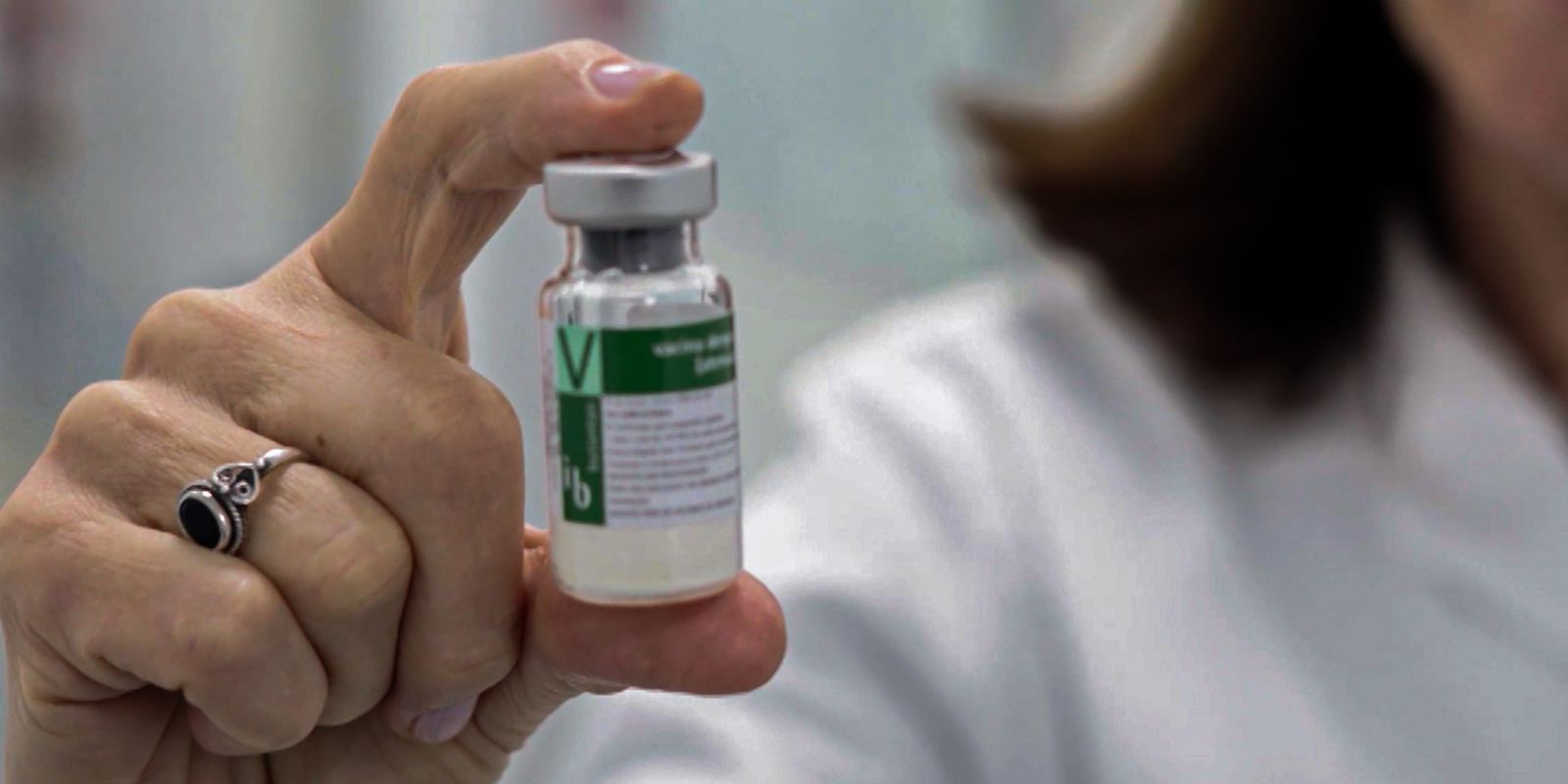 Ampliada faixa etária para vacinas contra dengue prestes a vencer
