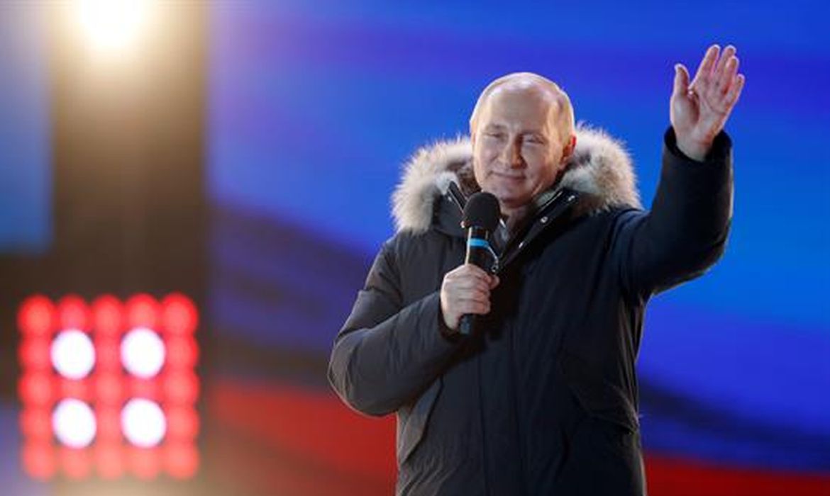 Vladimir Putin é reeleito presidente da Rússia (Yuri Kochtekov/EPA/EFE/Direitos Reservados)