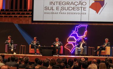 São Paulo (SP), 21/10/2023 - Encontro entre governadores do Consórcio de Integração Sul e Sudeste - Cosud, na Sala São Paulo. Foto: Rovena Rosa/Agência Brasil